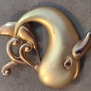 Gold tone speed whale, broach lapel pin, hat or vest